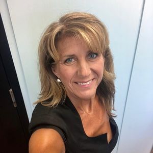 Meet your Posher, Leanna